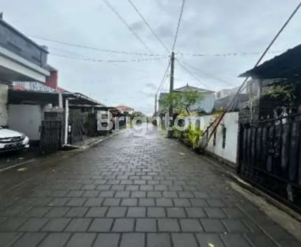 image RUMAH SUPER STRATEGIS DUA LANTAI DI JALAN SIULAN, DENPASAR TIMUR – NYAMAN UNTUK HUNIAN KELUARGA DAN AKSES MUDAH KE FASILITAS UMUM (2)