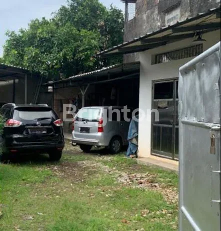 RUMAH HITUNG TANAH, BENTUK L DI RAYA LETJEN SUPRAPTO