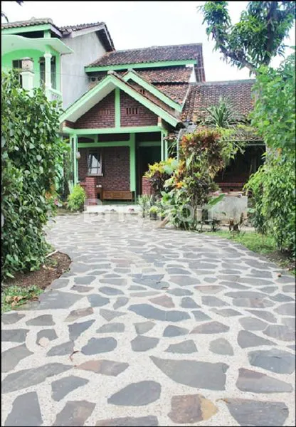 image RUMAH LUAS DI GUNUNG SINDUR (4)