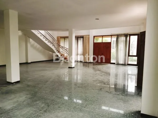 image RUMAH MEWAH 2 LANTAI DEKAT BANDARA JUANDA - LT 335M2 (8)