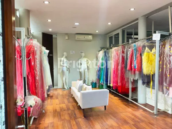 image RUMAH SIAP HUNI MINIMALIST CITRALAND UTAMA DEKAT GWALK TPR INTERNATIONAL VILLAGE FULLERTON SEKOLAH CIKAL UNIVERSITAS CIPUTRA UC PAKUWON MALL PAKUWON INDAH GRAHA FAMILI (5)