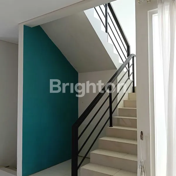 image RUMAH DUA LANTAI DI CLUSTER IVY PARK CITRALAND SEMARANG (4)