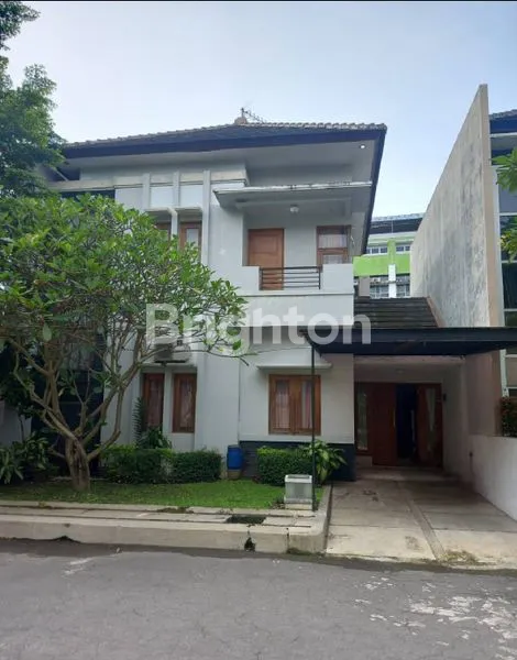 RUMAH MINIMALIS 2 LANTAI , SIAP HUNI SEMI FURNISED DI COLOMADU