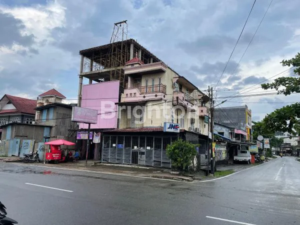 image RUKO 3 LANTAI FULL FURNISH DI JL. AHMAD DAHLAN SAMARINDA (1)