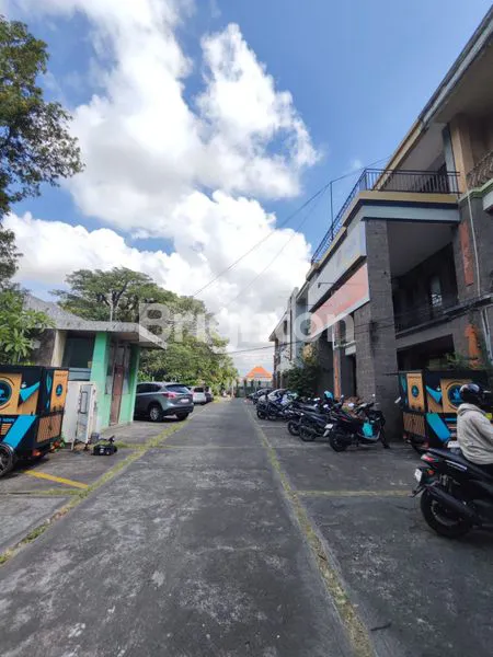 image DISEWAKAN RUKO 3 LANTAI COCOK UNTUK KANTOR LOKASI RENON (3)