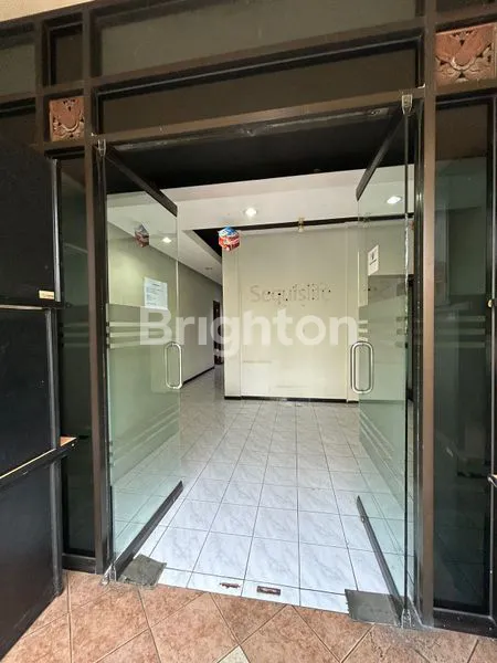 image DISEWAKAN RUKO 3 LANTAI COCOK UNTUK KANTOR LOKASI RENON (5)