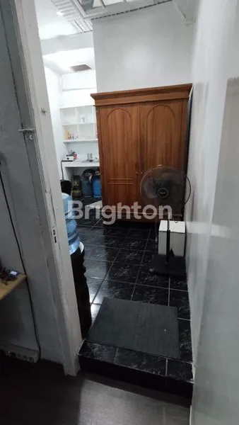 image RUMAH SIAP HUNI PLUS KIOS LOKASI STRATEGIS DI CIRACAS (5)