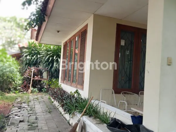 image RUMAH LUAS DI TEBET RAYA COCOK UNTUK KANTOR, TEMPAT USAHA, LOKASI STRATEGIS (8)