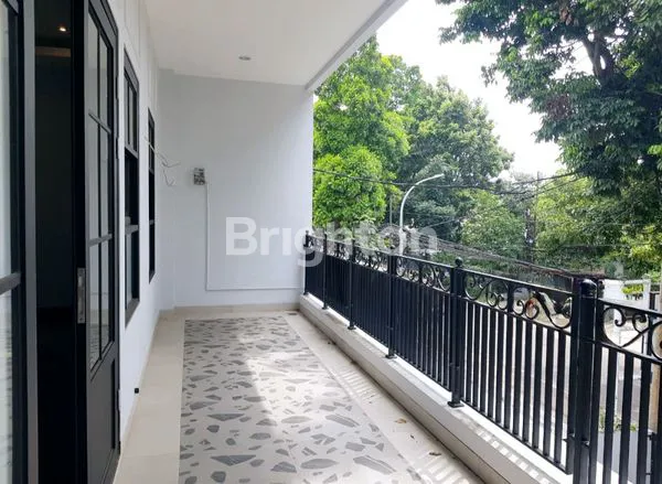 image RUANG USAHA/RUMAH KOMERSIL 4 LANTAI BARU SIAP PAKAI DI SAYAP RIAU BANDUNG (8)