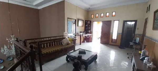 image RUMAH MEWAH 2 LANTAI DI TASBI 1 - LINGKUNGAN ELITE & STRATEGIS (7)