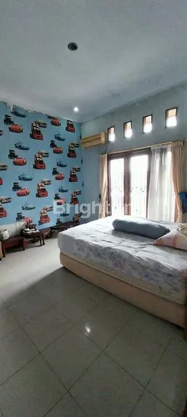 image RUMAH MEWAH 2 LANTAI DI TASBI 1 - LINGKUNGAN ELITE & STRATEGIS (8)