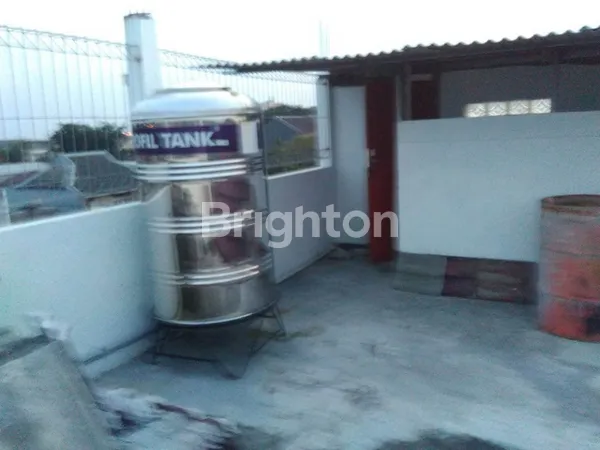 image RUMAH RUNGKUT MINIMALIS 2 LANTAI ROW 2 MOBIL DEKAT UPN STRATEGIS (8)