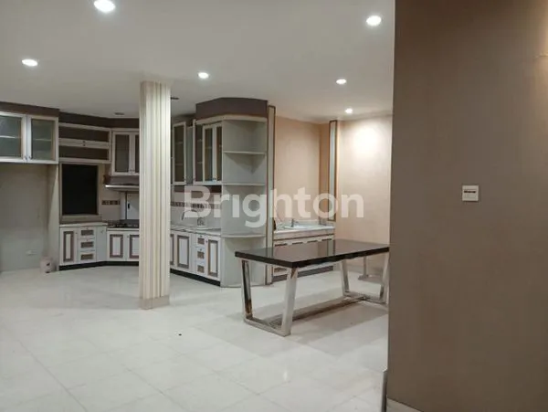 image RUMAH MEWAH, RAPIH DAN SIAP HUNI DI GADING SERPONG (4)