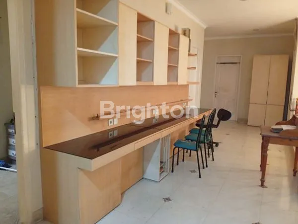 image RUMAH MEWAH, RAPIH DAN SIAP HUNI DI GADING SERPONG (6)