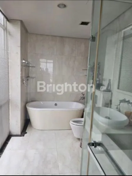 image JUAL CEPAT APARTMENT ADHIWANGSA SIAP PAKAI DEKAT LENMARC PAKUWON MALL GRAHA FAMILY (4)