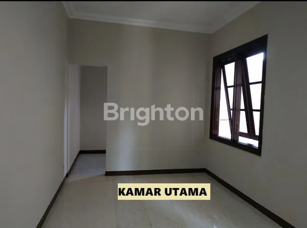 image RUMAH MEWAH FULLERTON CITRALAND - 3KT SEMI FURNISH DEKAT RS CIPUTRA (3)