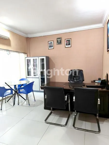 image DIJUAL RUKO BISNIS JALAN AMIR HAMZAH - SEMI FURNISHED KANTOR HARGA JAUH UNDERMARKET  (5)