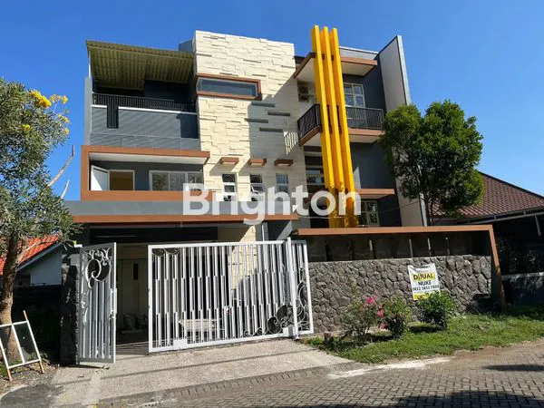 RUMAH MEWAH 3 LANTAI 7KT DI PURI SURYA JAYA CLUSTER ATHENA
