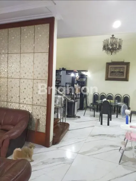 image RUMAH LAMA LAYAK HUNI HITUNG TANAH UKURAN  LEBAR 21X18  DI TAMAN SARI, MANGGA BESAR, JAKARTA BARAT (KODE RMRG 2810) (7)