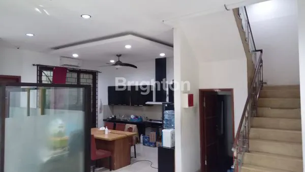image RUMAH SIAP HUNI AREA CIPETE FATMAWATI JAKARTA SELATAN  (5)