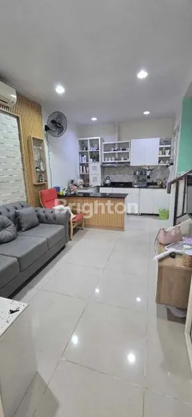 image RUMAH DI CLUSTER THOMSON GADING SERPONG (5)