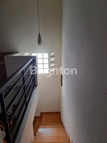 image DIJUAL CEPAT! RUMAH 2 LANTAI TERAWAT DI BUMI ADI PURA GEDEBAGE BANDUNG - SIAP HUNI DAN LOKASI STRATEGIS COCOK UNTUK KELUARGA ATAU INVESTASI (4)