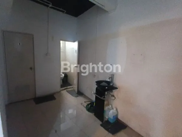 image GEDUNG 2 LANTAI DI KEBUN JERUK (4)