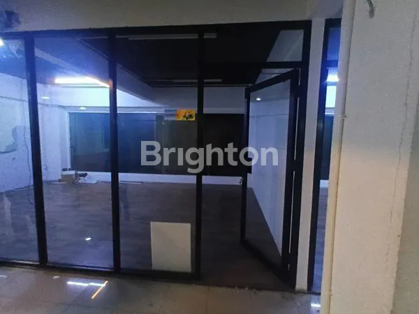 image GEDUNG 2 LANTAI DI KEBUN JERUK (3)