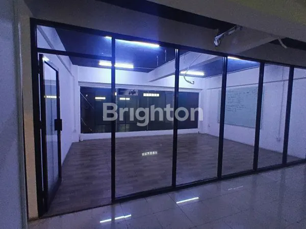 image GEDUNG 2 LANTAI DI KEBUN JERUK (2)