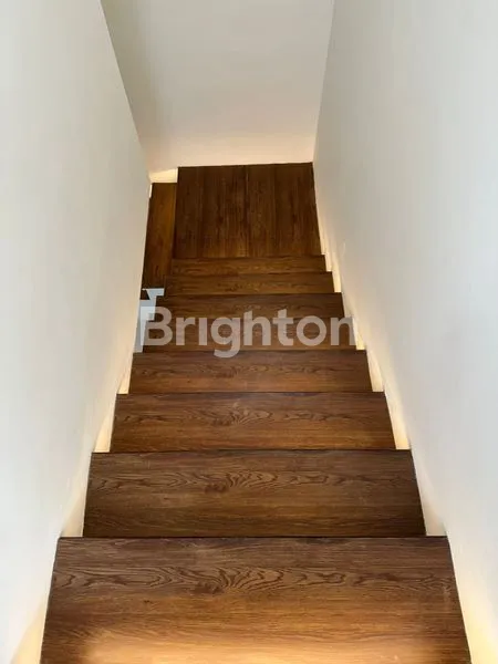 image RUMAH MEWAH BARU JAKARTA SELATAN (2)