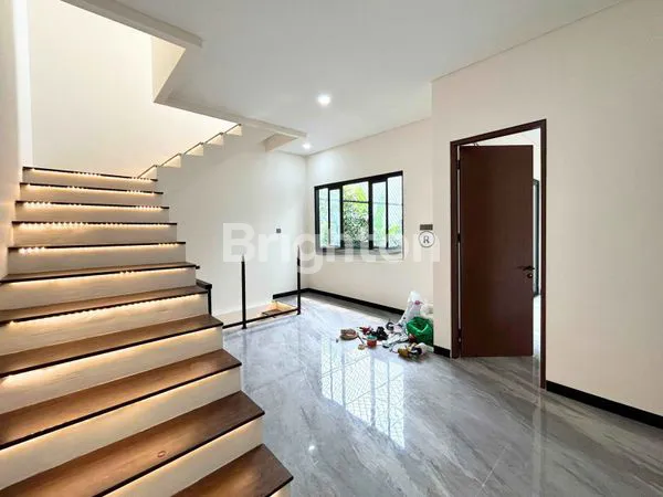 image RUMAH MEWAH BARU JAKARTA SELATAN (4)