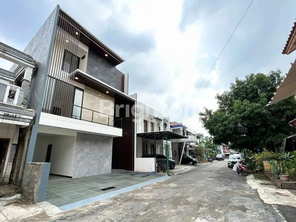 image RUMAH MEWAH BARU JAKARTA SELATAN (8)