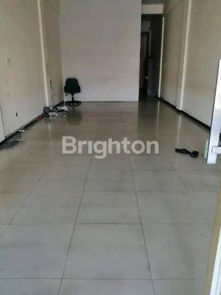 image RUKO TERAWAT 3 LANTAI AREA PADAT USAHA DI BRIGJEN KATAMSO WARU SIDOARJO DEKAT RUNGKUT TOL RUNGKUT WARU JUANDA TAMBAK SUMUR (1)