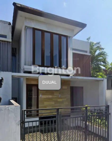 image RUMAH 2 LANTAI DI PUSAT KOTA DENPASAR, HANYA 5 MENIT KE BAJRA SANDHI  (1)