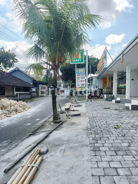 image STAND TOKO DIPINGGIR JALAN HANYA TERSISA 1 UNIT DILOKASI STRATEGIS DIAREA WISATA DAN DEKAT PANTAI  (3)