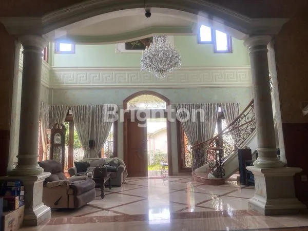 image RUMAH MEWAH KLASIK MODERN DI CENDANA RAYA  JAKASAMPURNA - BEKASI (3)