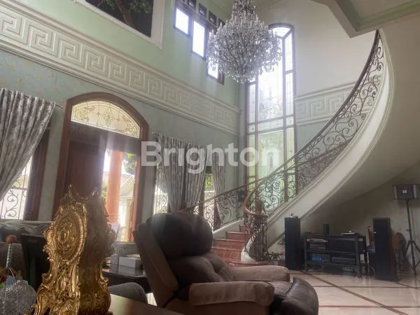 image RUMAH MEWAH KLASIK MODERN DI CENDANA RAYA  JAKASAMPURNA - BEKASI (5)