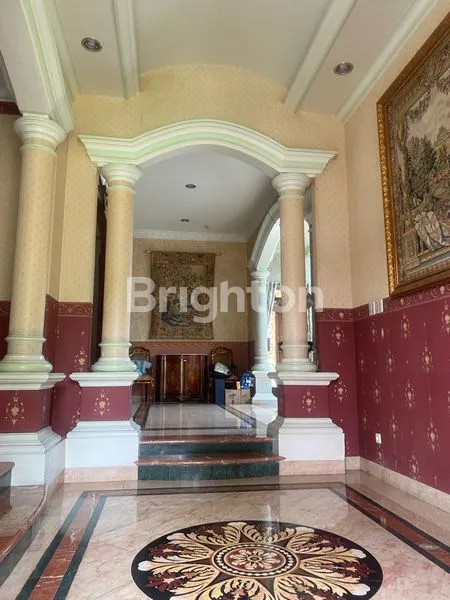 image RUMAH MEWAH KLASIK MODERN DI CENDANA RAYA  JAKASAMPURNA - BEKASI (6)