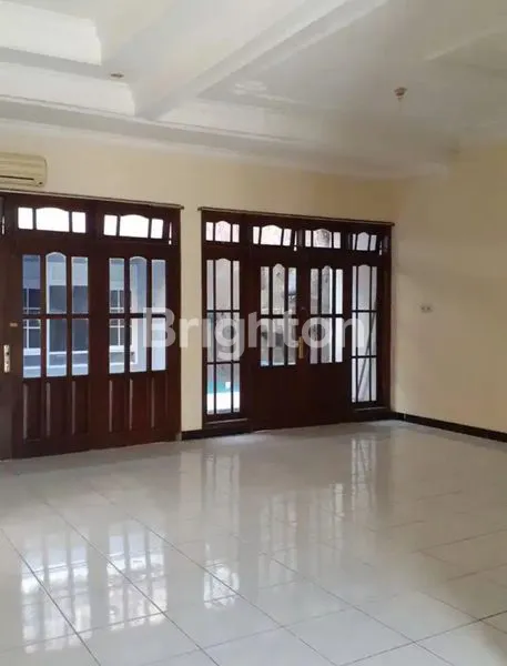 image RUMAH SIAP HUNI DEKAT UNIVERSITAS PETRA  KUTISARI (2)