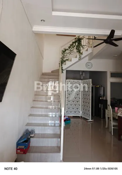 image DI JUAL RUMAH SIAP HUNI 2 LANTAI DI GKB GRESIK KOTA (2)