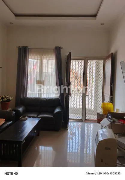 image DI JUAL RUMAH SIAP HUNI 2 LANTAI DI GKB GRESIK KOTA (3)