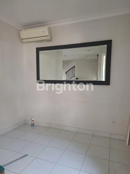 image RUMAH 2 LANTAI ASRI DI CLUSTER NEBRASKA KOTA WISATA (2)