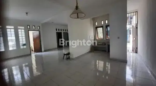 image RUMAH 2LANTAI DI PERBATASAN JAKARTA DAN BEKASI. (3)