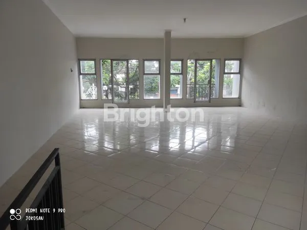 image RUKO 3 LANTAI PREMIUM DI JALAN SOEKARNO HATTA DEKAT FLYOVER CANGUK MAGELANG (8)