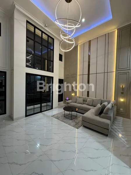 image RUMAH MEWAH 3.5 LANTAI + LIFT DI MAMPANG, JAKARTA SELATAN (2)