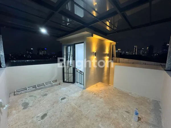 image RUMAH MEWAH 3.5 LANTAI + LIFT DI MAMPANG, JAKARTA SELATAN (8)