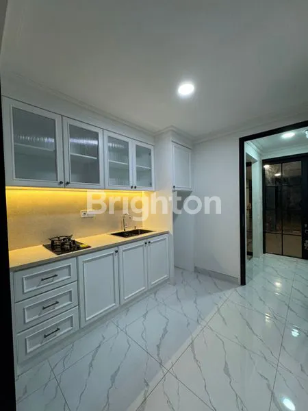 image RUMAH MEWAH 3.5 LANTAI + LIFT DI MAMPANG, JAKARTA SELATAN (4)
