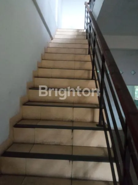 image RUKO 3 LANTAI PREMIUM DI RING ROAD TANJUNG SARI - LOKASI STRATEGIS (4)