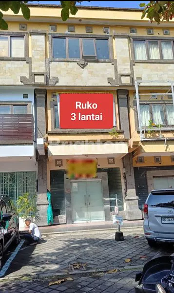 image RUKO 3 LANTAI STRATEGIS DI PUSAT KUTA, 150M2 DEKAT PANTAI (1)