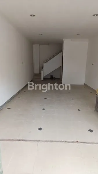 image RUKO 3 LANTAI STRATEGIS DI PUSAT KUTA, 150M2 DEKAT PANTAI (3)